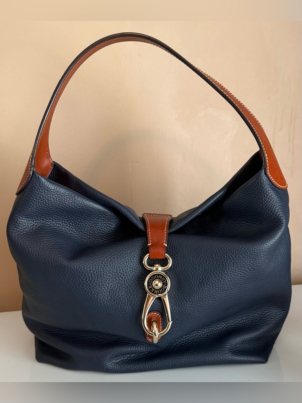 DOONEY & BOURKE NAVY BLUE PEBBLE GRAIN LEATHER LOCK SHOULDER BAG AUTH GOLD HRDWR